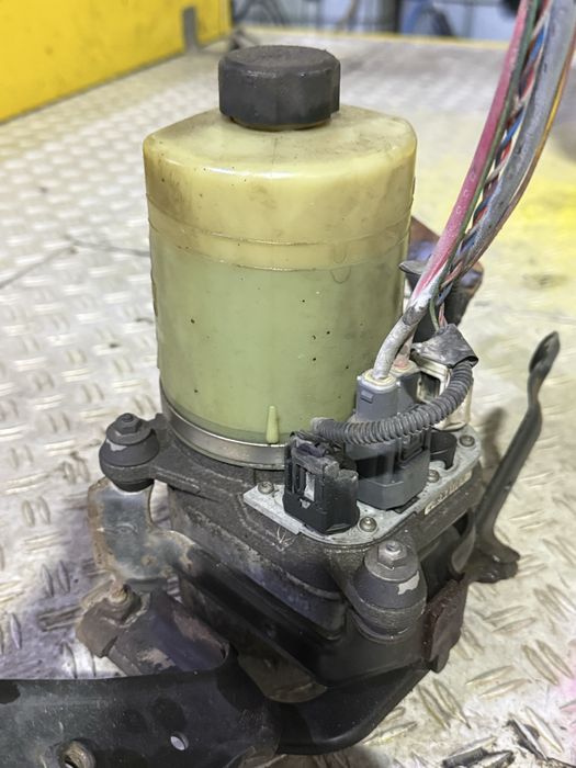 pompa servoelectrica ford kuga focus 2 cmax cod 4M513K514CB