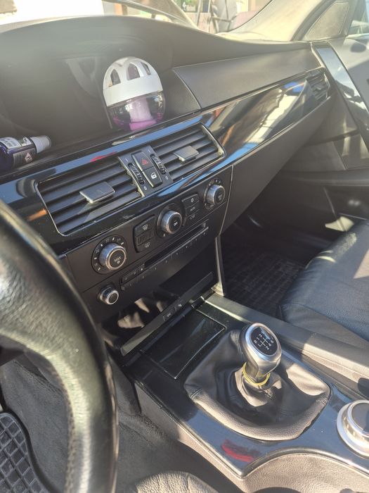 Vând bmw 520d e60