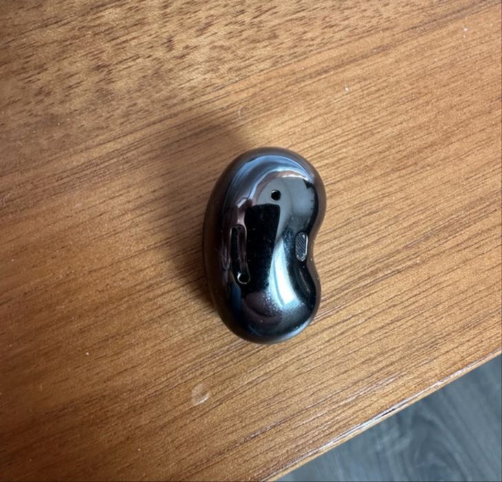 Vând casca Samsung Galaxy Buds Live (SM-R180) - Partea Dreaptă