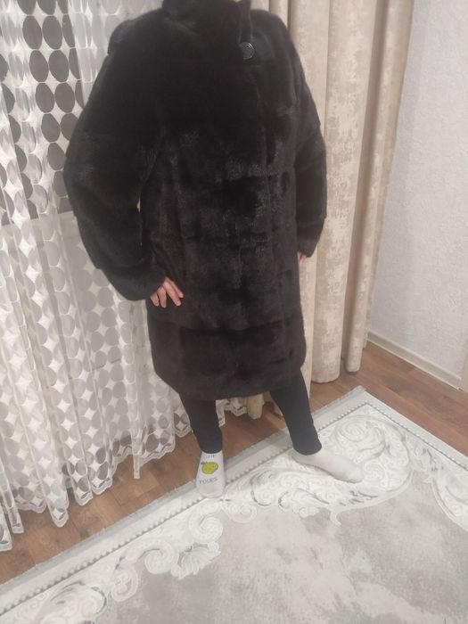 Продам норковую шубу Blackglama