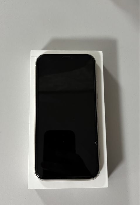 Продаю iphone 11/64GB в идеальном состоянии.