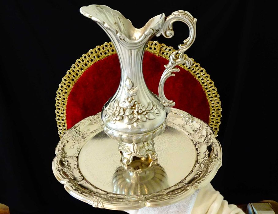 Италианска релефна кана от калай,барок