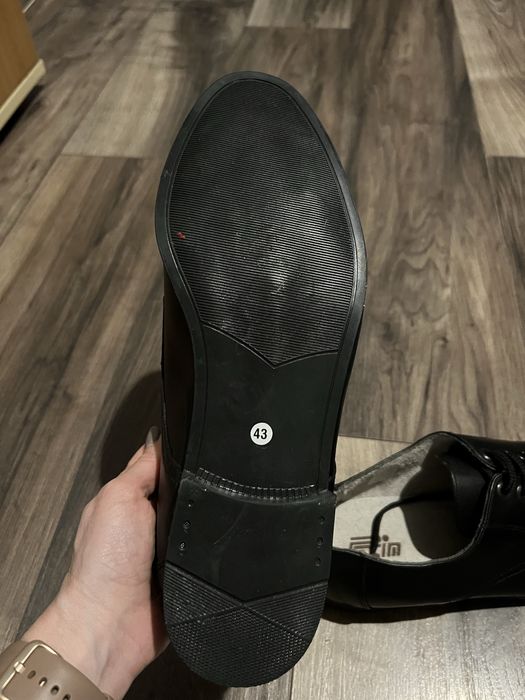 Чисто нови обувки от естествена кожа!