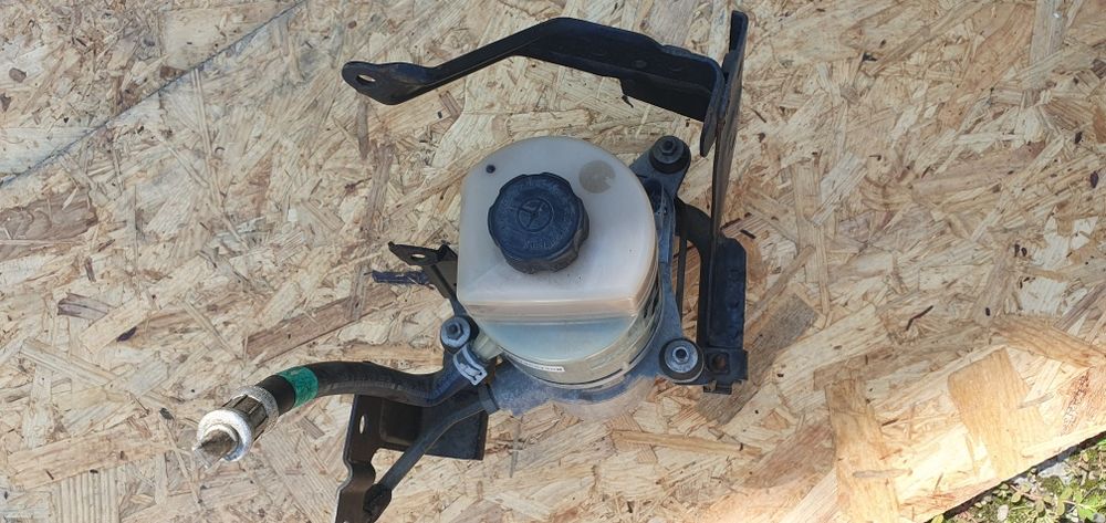 Pompă servodirectie Ford Kuga / Focus 2 / C-max 4M5113K514DB