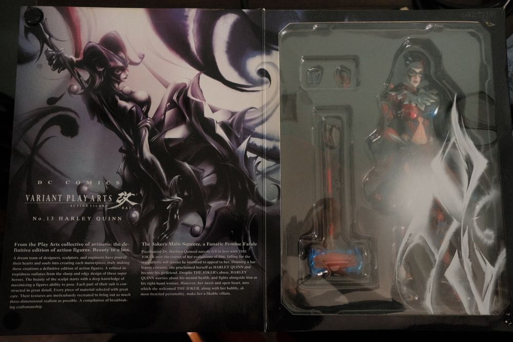 Harley Quinn Action Figure Play Arts Kai, DC Comics Variant, 25 cm