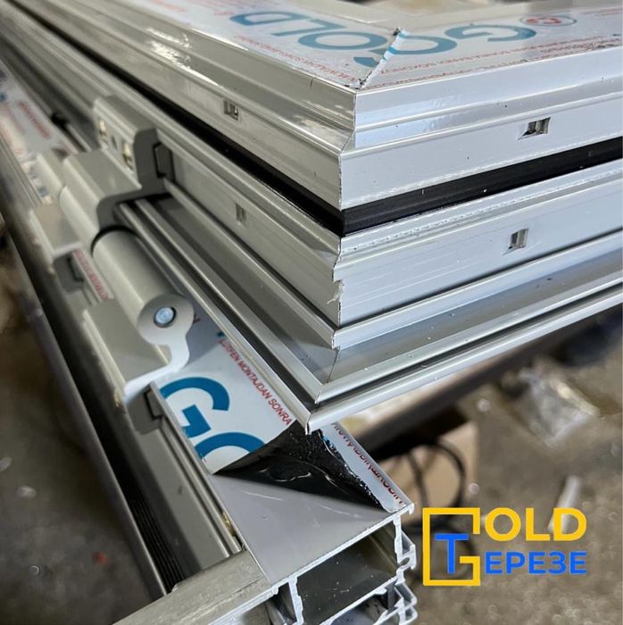 Алюминиевые и пластиковые окна, двери и офисные перегородки.