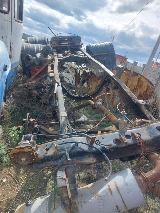 Камаздың рамасы бар тягач