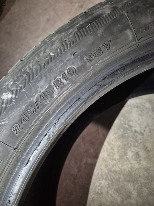 245 45 19 Bridgestone