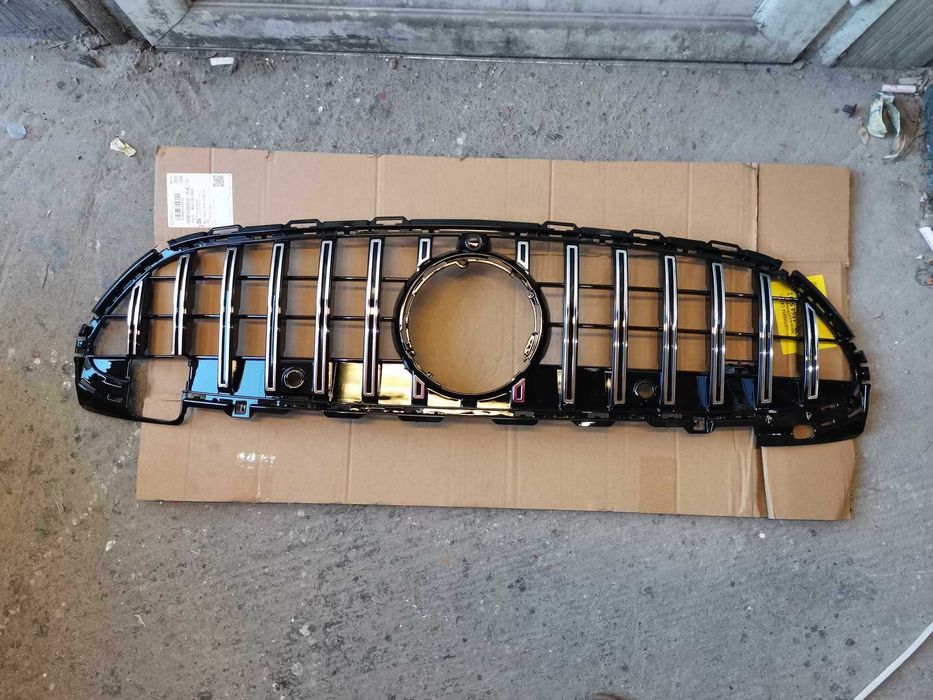 Предна сребристa решетка Panamericana за Mercedes W206 C-Class