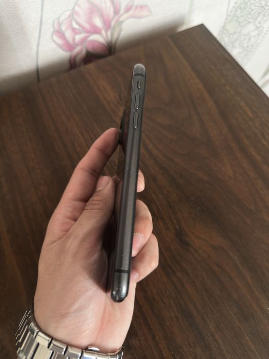 Продам iphone 11