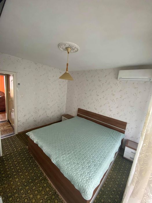 Дава се под наем Двустаен апартамент в Бургас, Славейков - 65 кв.м за 357 € - Снимка #2