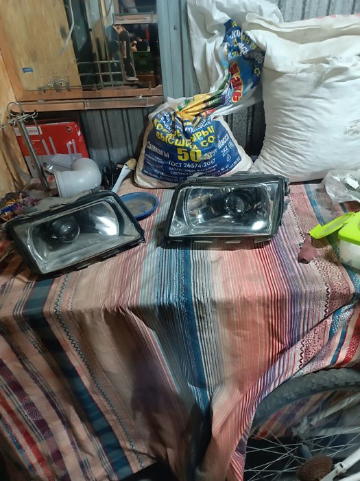 Продам фары Ауди 100