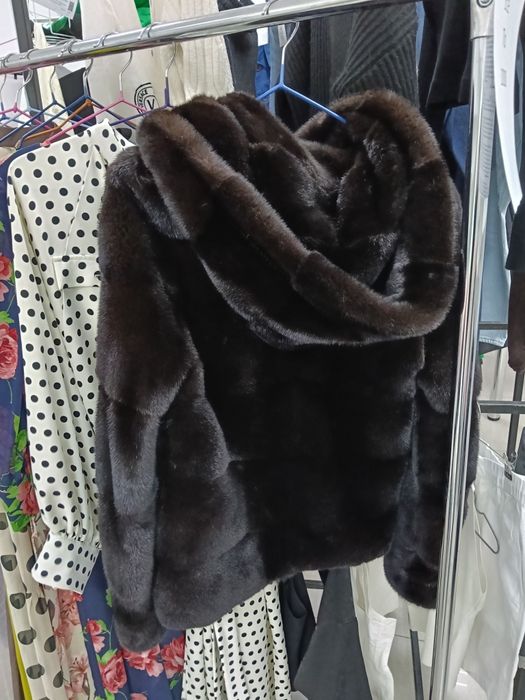 Продам шубу  100000