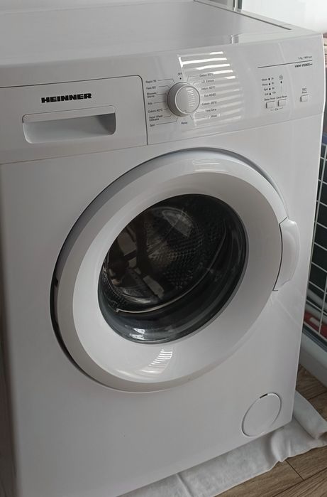 Mașina de spălat Heinner perfect funcțională