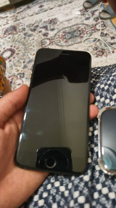 Продам Айфон 7+, 32гб, идальное состояние. Зарядки и коробки нет