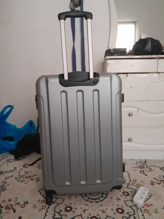 Чемодан сатылады