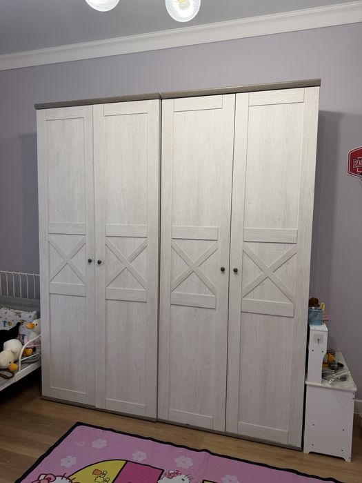 Продаю шкафы, тумбы, кухня