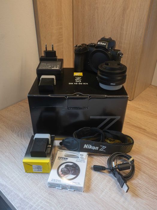Nikon Z50 с китов обектив DX 16-50 3.5-6.3F и две батерии