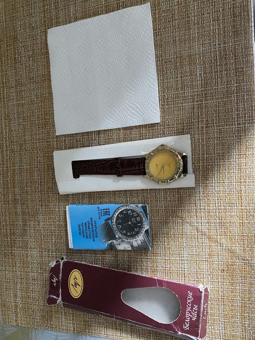 Продам часы луч новые без торга