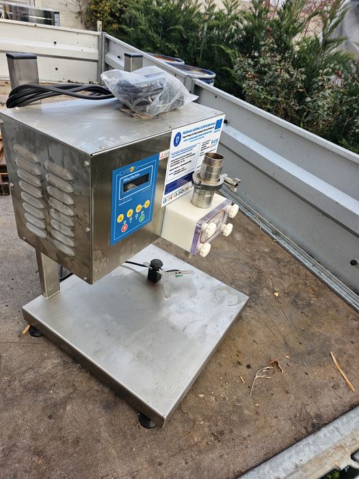 Vând familii de albine