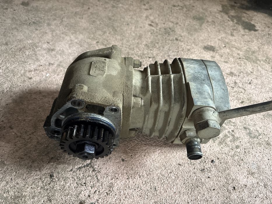 продам компрессор одноцилиндровый камазовский