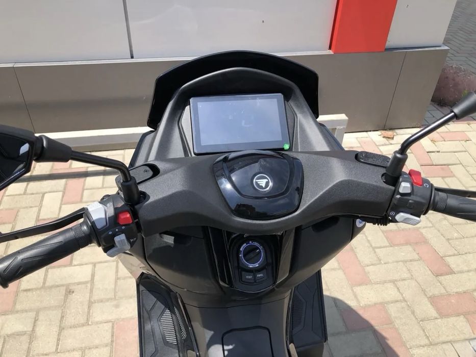 Скутер Vento X Max 250