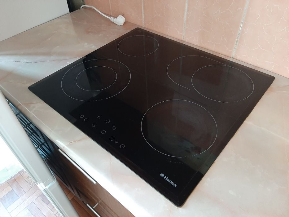 Сдам 1-комн квартиру помесячно.