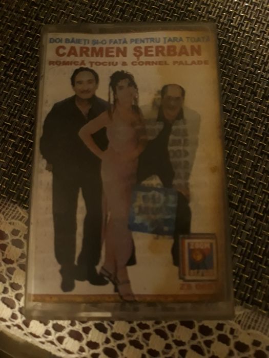 Vand  7 cd uri din care 5  originale + 2 cd inregistrate + caseta .