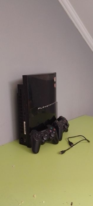 Vând Consolă PlayStation 3 Fat + Jocuri + Accesorii