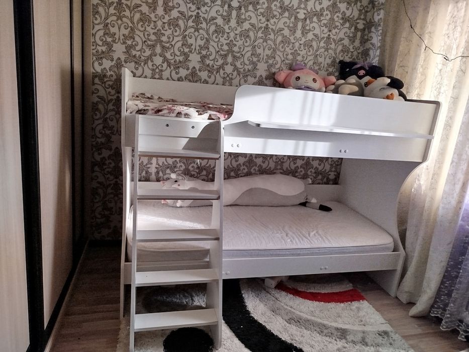 Продам двухярусную кровать