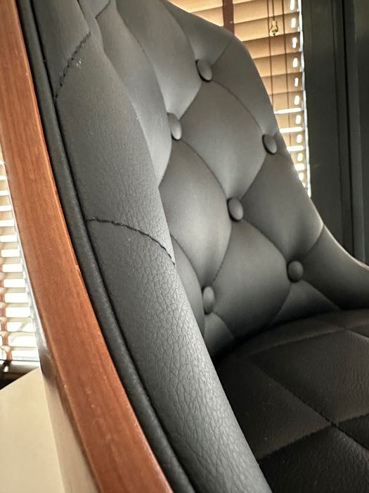 Седалка за бар стол Бостън + болтове и ключ