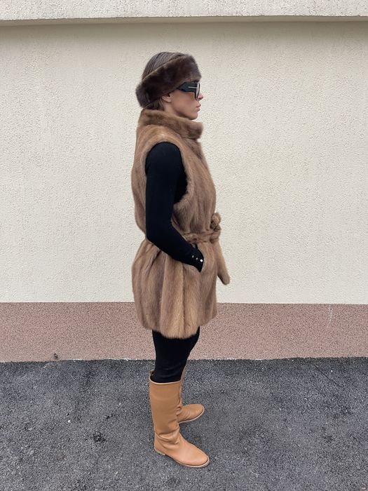 Vesta din blana de vizon maro cu cordon