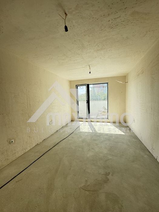 Продава се Едностаен апартамент в Варна, Колхозен пазар - 42 кв.м за 2203 €/кв.м - Снимка #2