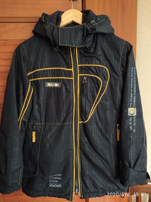 Продам осеннюю куртку