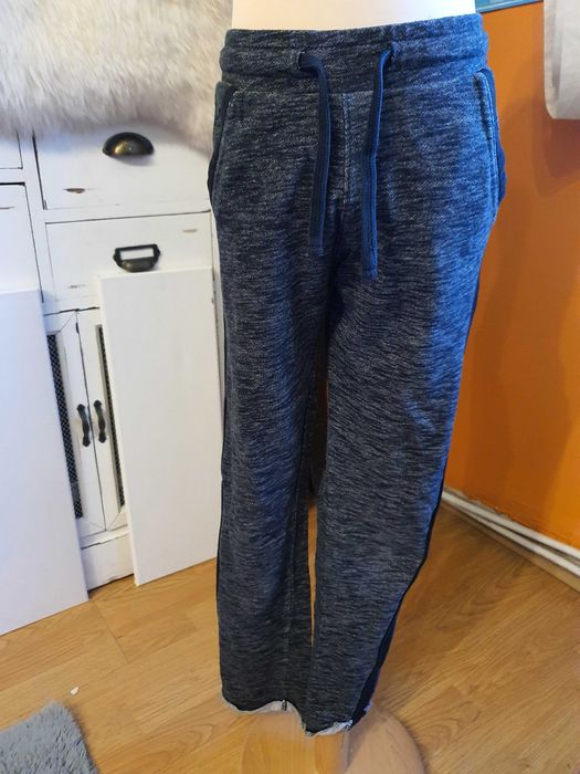 Pantaloni sport unisex marimea 140 cm