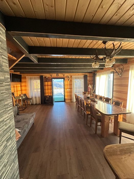 Inchiriez cabana