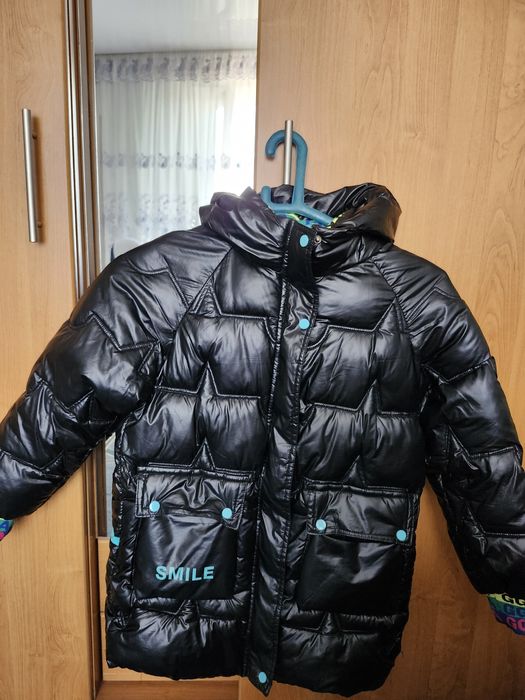 Куртка на девочку продам б/у