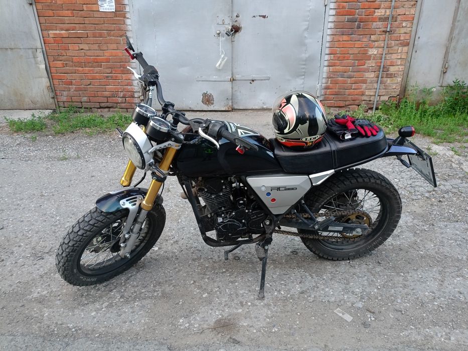 Продам Racer Triumph