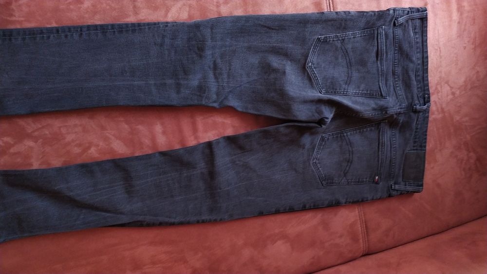 Оригинални дънки и панталони BOSS, Diesel, Tommy Hilfiger и д-р.