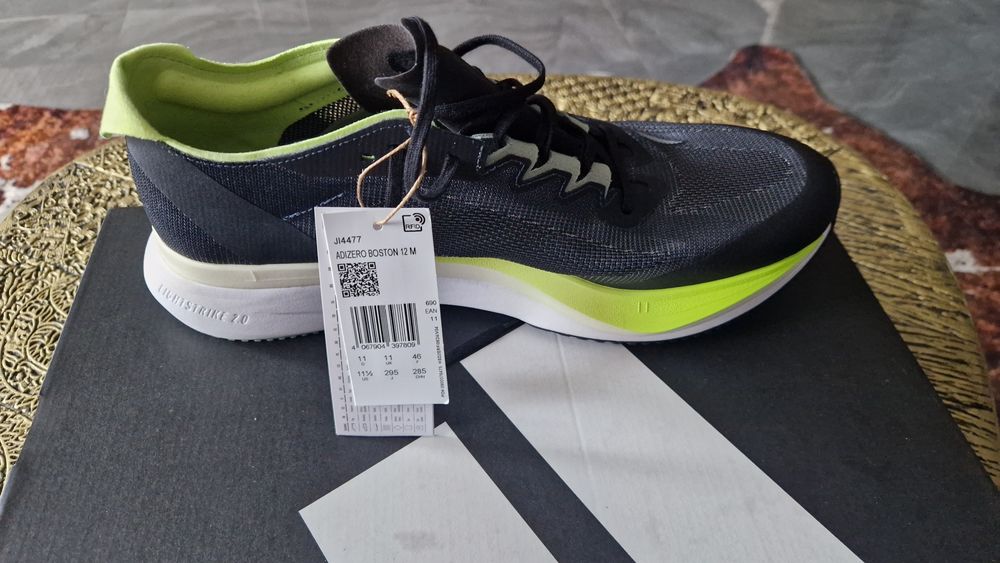 Vând adidas adizero boston 12 noi