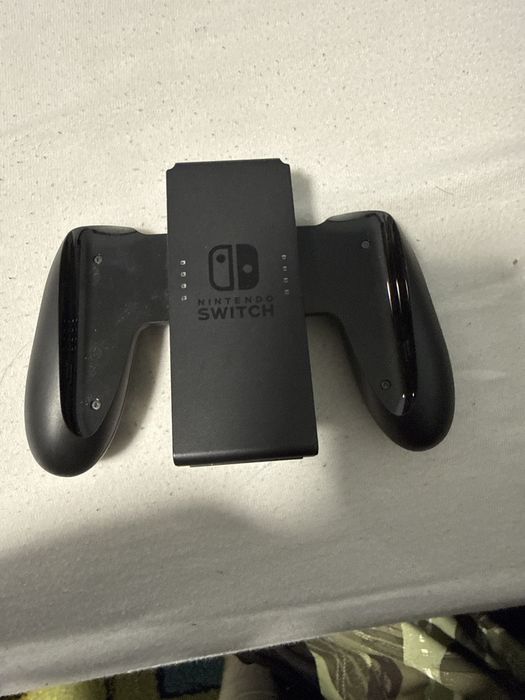 Nintendo switch black в перфектно състояние без стил дрифт и има игри