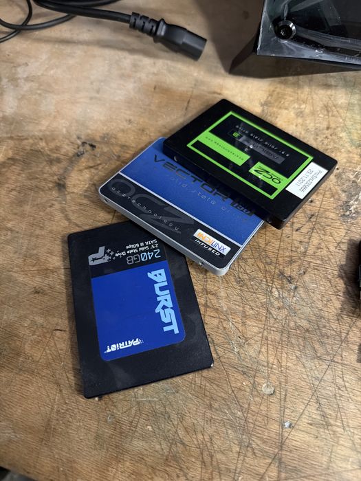 LOT 4 Pc-uri i5 4570 | 70GB DDR3 | HDD 500GB | SSD 120gb
