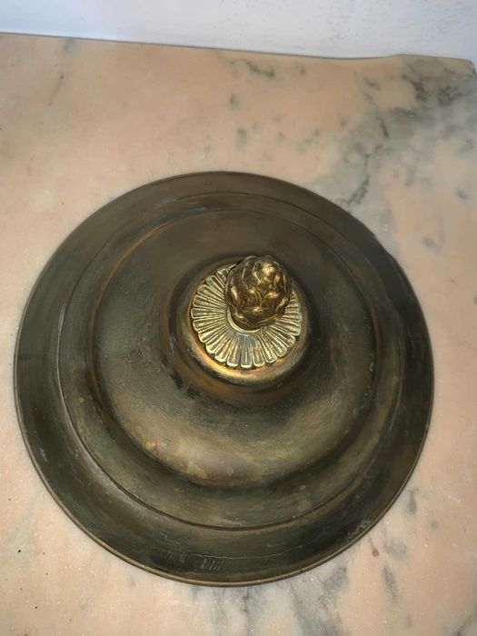 Vas din alama cu ornament bronz