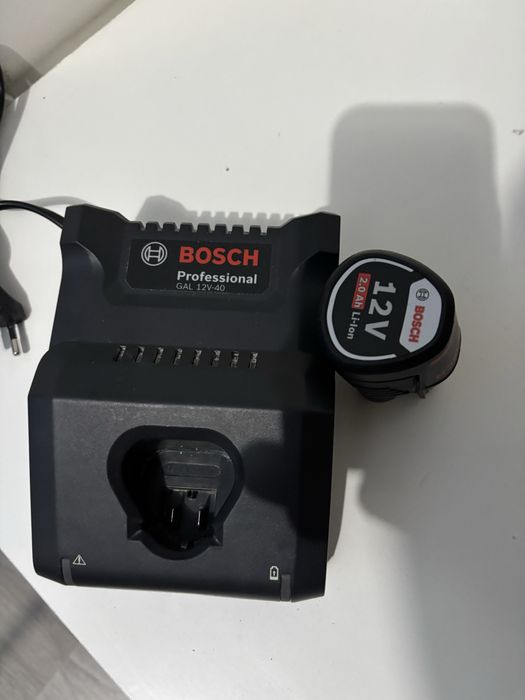 Bosch бош батерия зарядно 18v лазерен нивелир импакт impact 12v