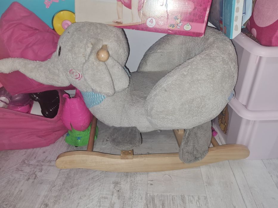 Balansoar din plus elefant