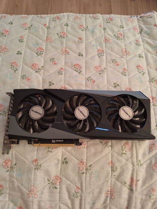Продам Gigabyte RTX 3050 8gb
