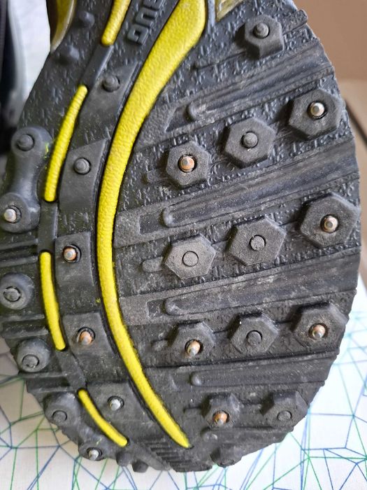 Зимни туристически обувки Icebug, размер 41 с шипове за лед