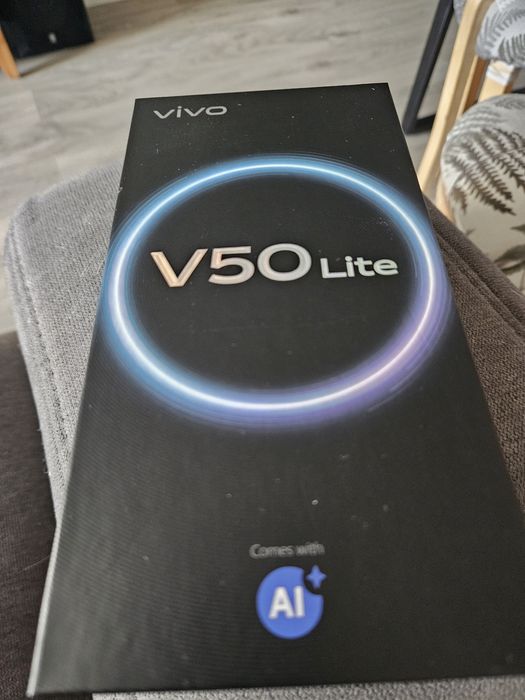 Продам новый телефон Vivo v50 lite