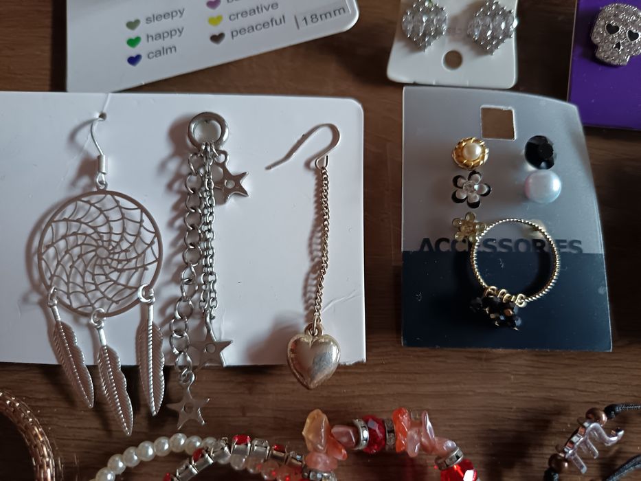 Лот         бижута