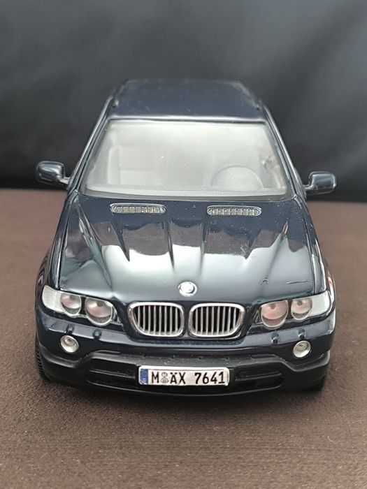 BMW X5 e53 kyosho 1:18